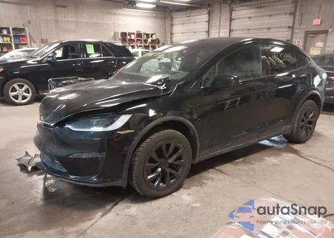 2023 Tesla Model X Dual Motor All-Wheel Drive/Standard Range z USA, uszkodzony, nr VIN 7SAXCDE57PF419608
